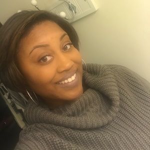 Meet your Posher, Akeena